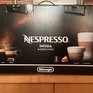 NEW: NESSPRESSO INISSIA AEROCCINOS / Nespresso with frother